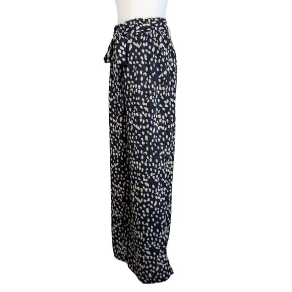 Lulu’s Spotted You Navy Blue Leopard Print Paperbag Waist Pants Women’s Medium - Picture 2 of 11